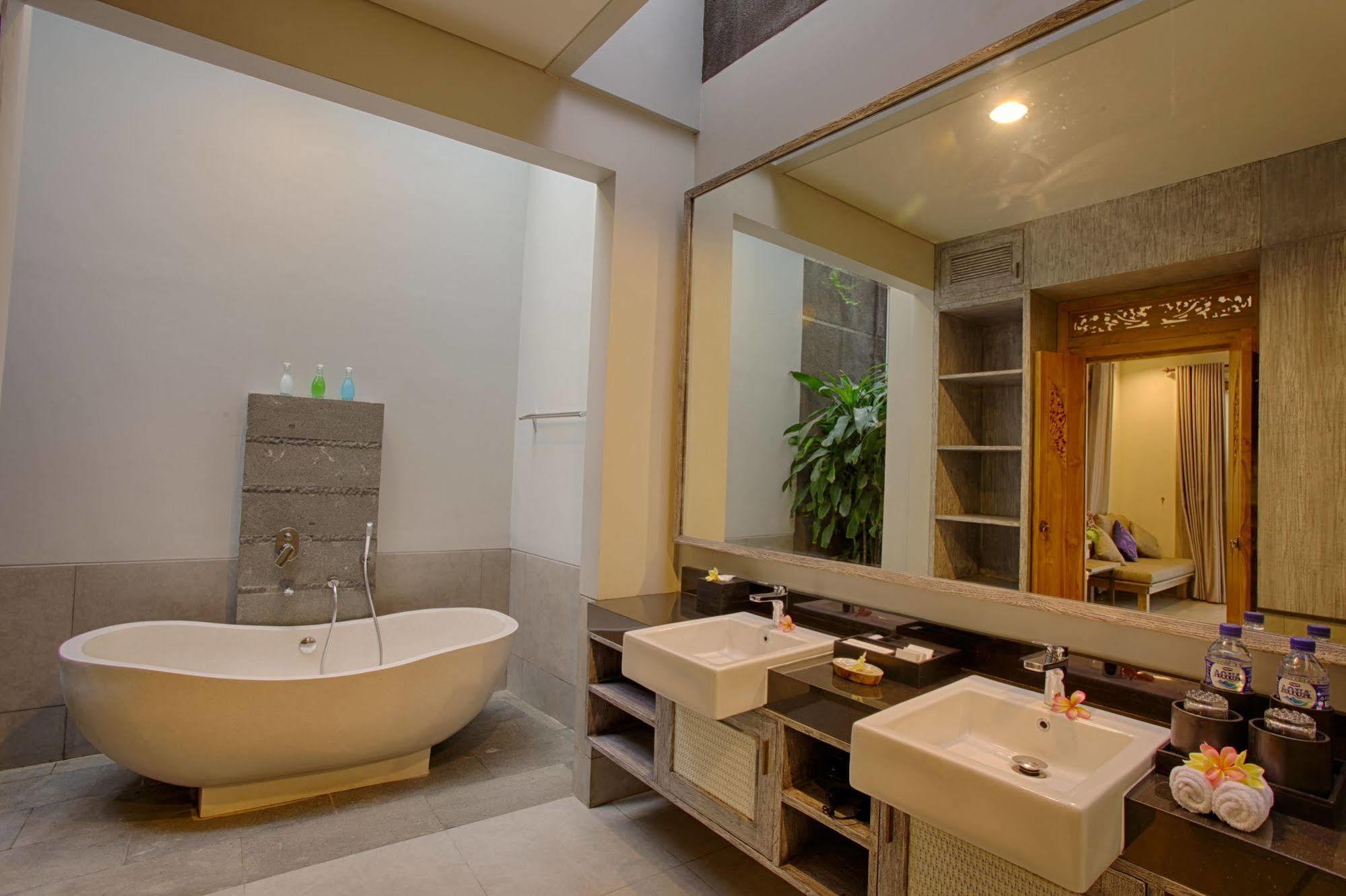 The Poh Jimbaran Villa ภายนอก รูปภาพ
