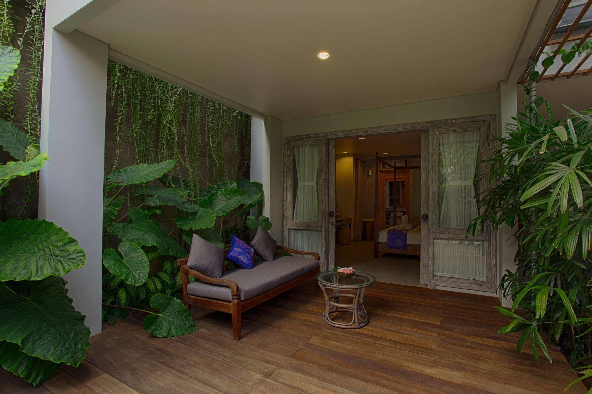 The Poh Jimbaran Villa ภายนอก รูปภาพ