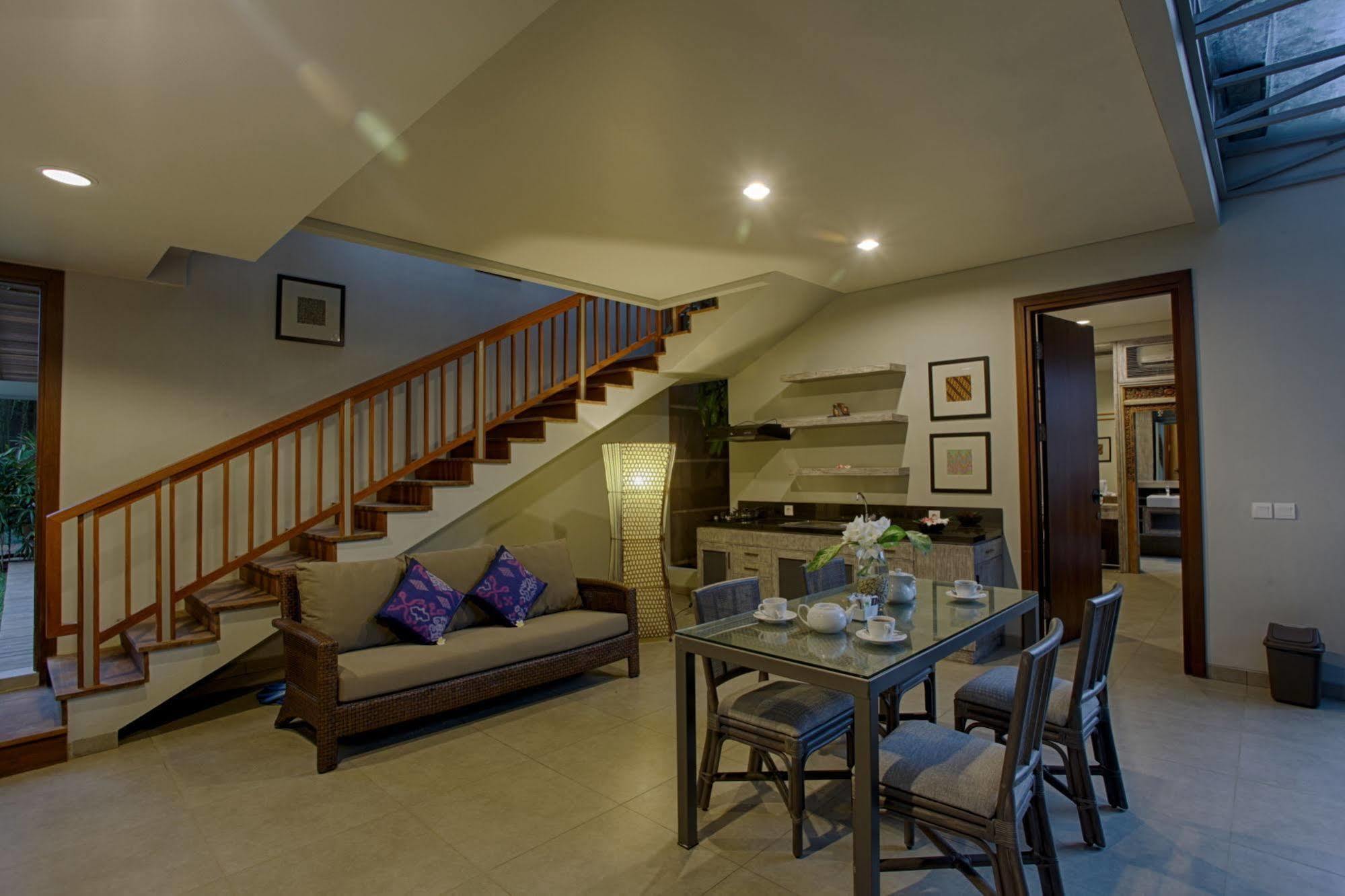 The Poh Jimbaran Villa ภายนอก รูปภาพ