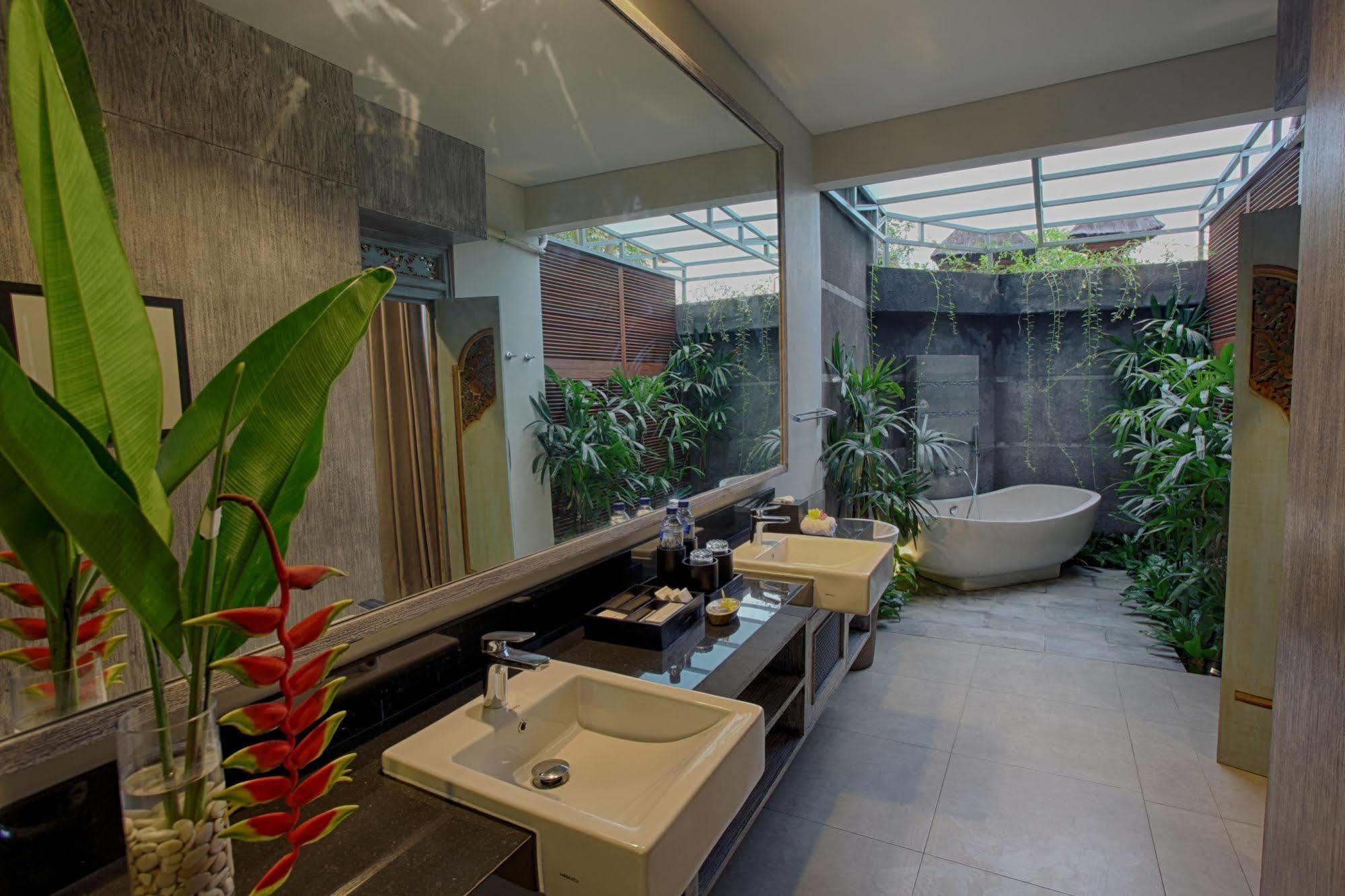 The Poh Jimbaran Villa ภายนอก รูปภาพ